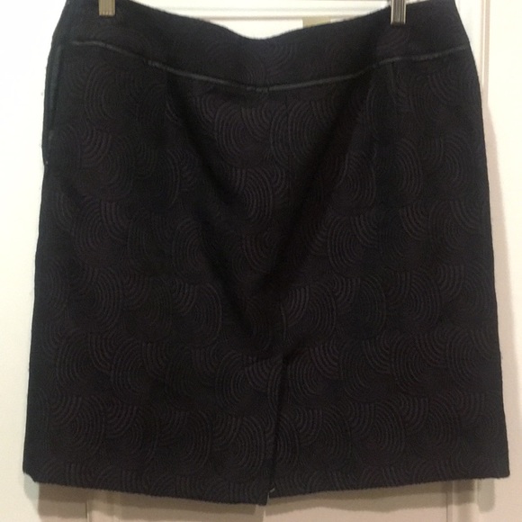 Ann Taylor skirt size 14. - Picture 3 of 3